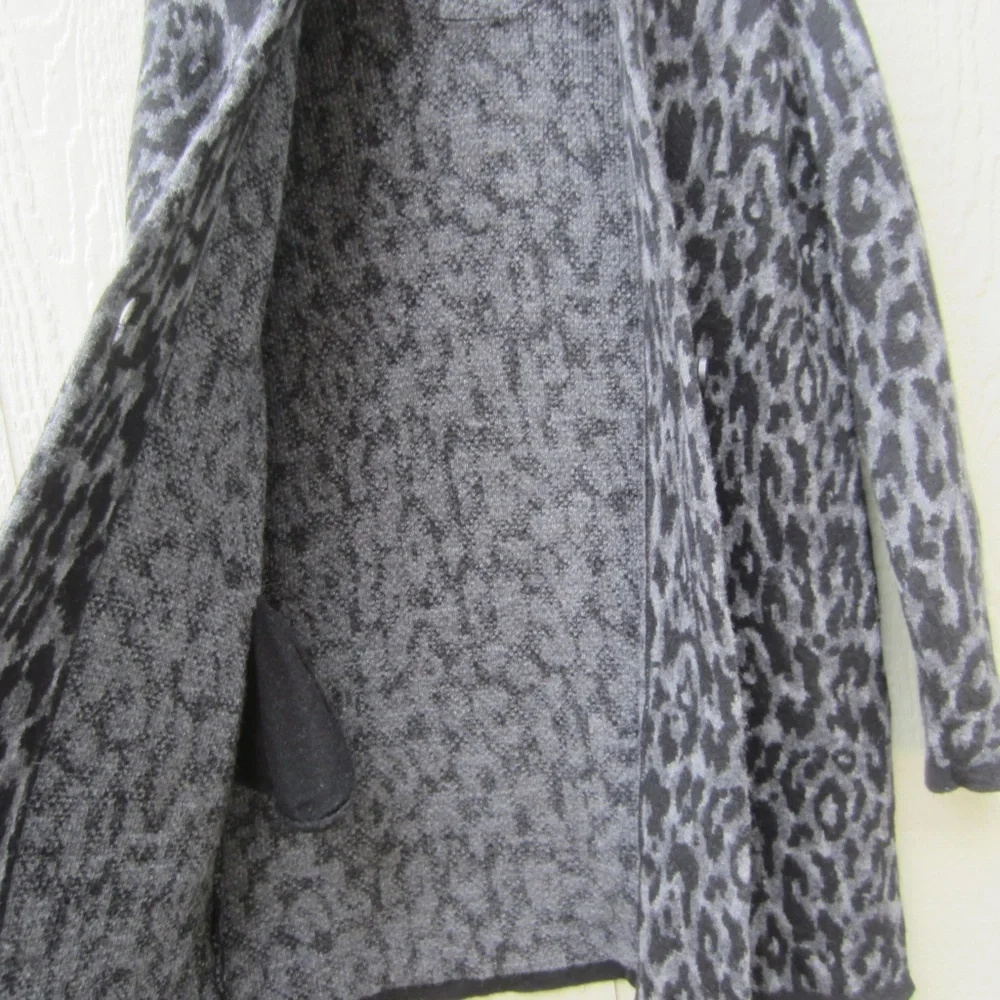 Womens Cardigan size S Wool Blend Long‎  Black/Grey Leopard 1 Button cozy  Italy